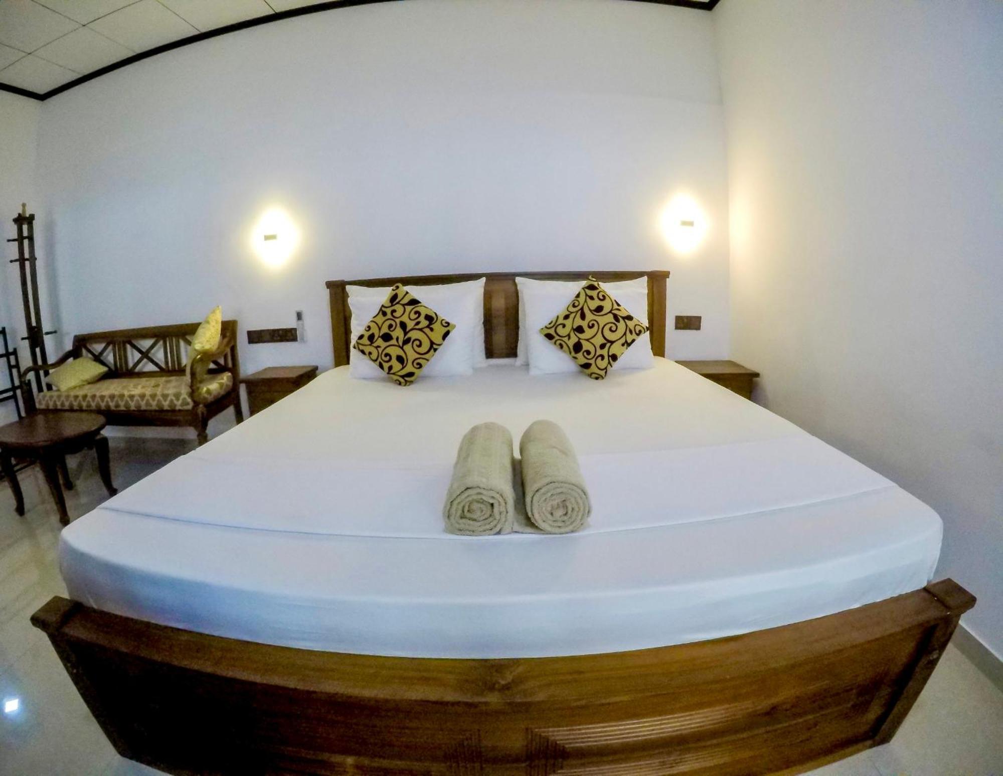 The Nook Hotel Hikkaduwa Exterior photo